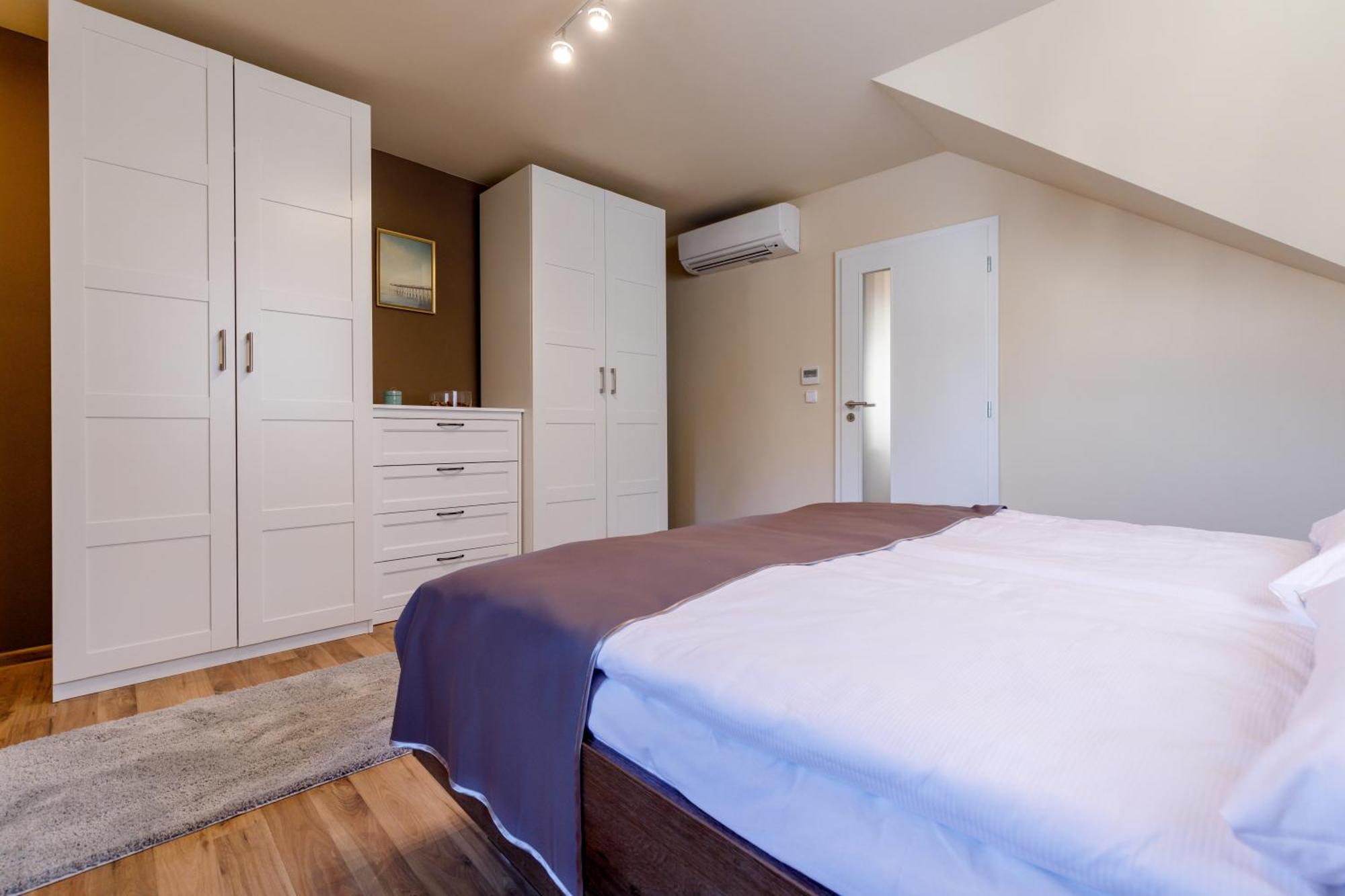 Apartments Menuet Karlovy Vary Bilik gambar