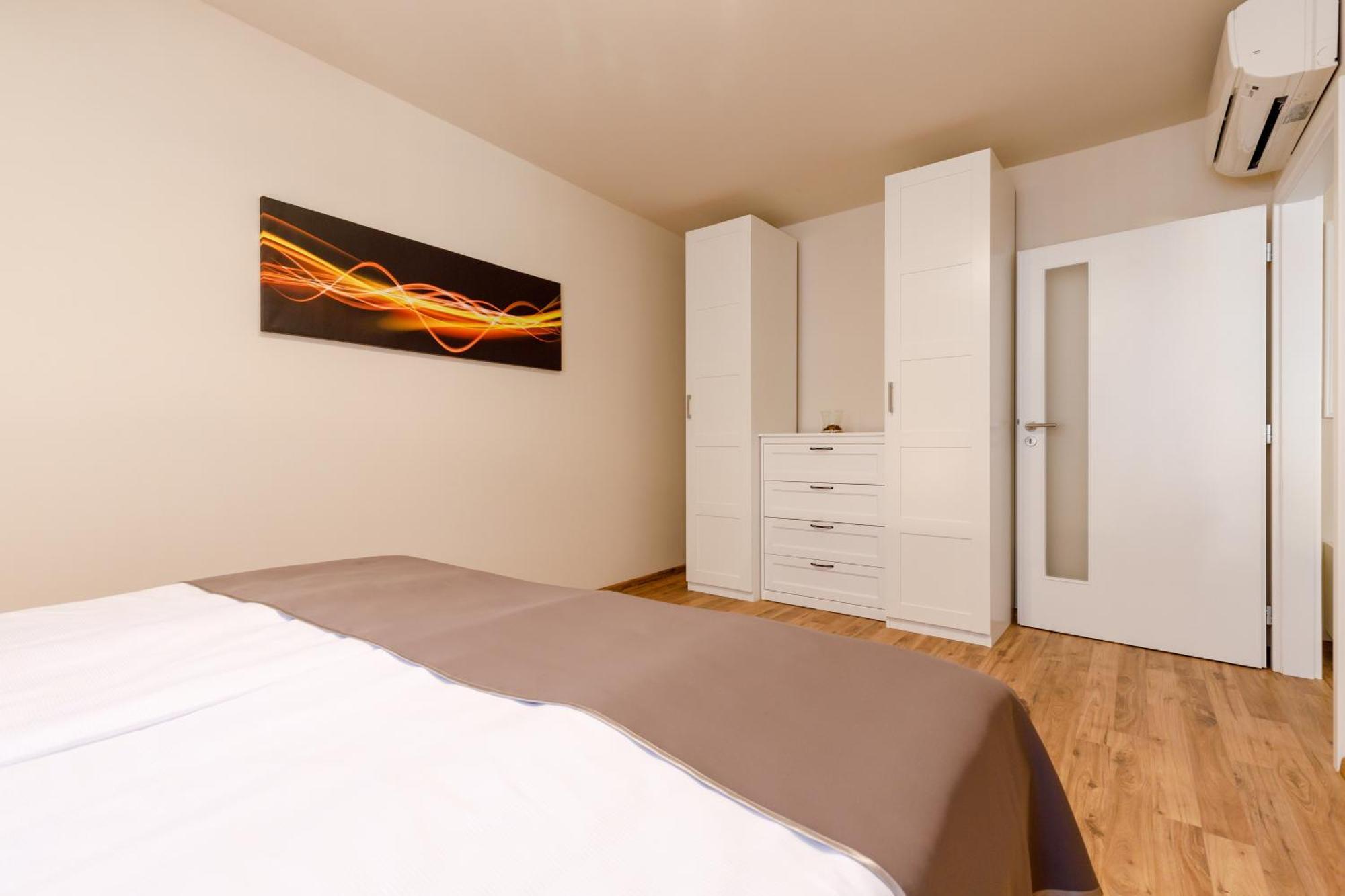 Apartments Menuet Karlovy Vary Bilik gambar
