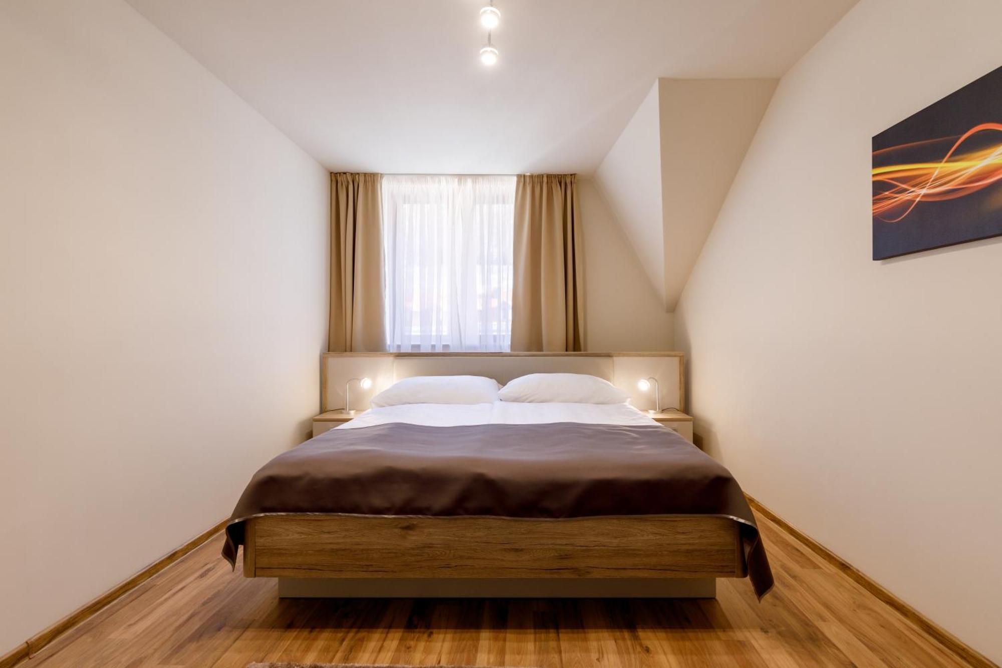 Apartments Menuet Karlovy Vary Bilik gambar