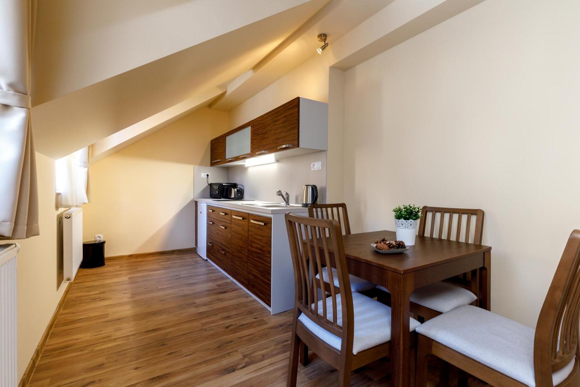 Apartments Menuet Karlovy Vary Bilik gambar