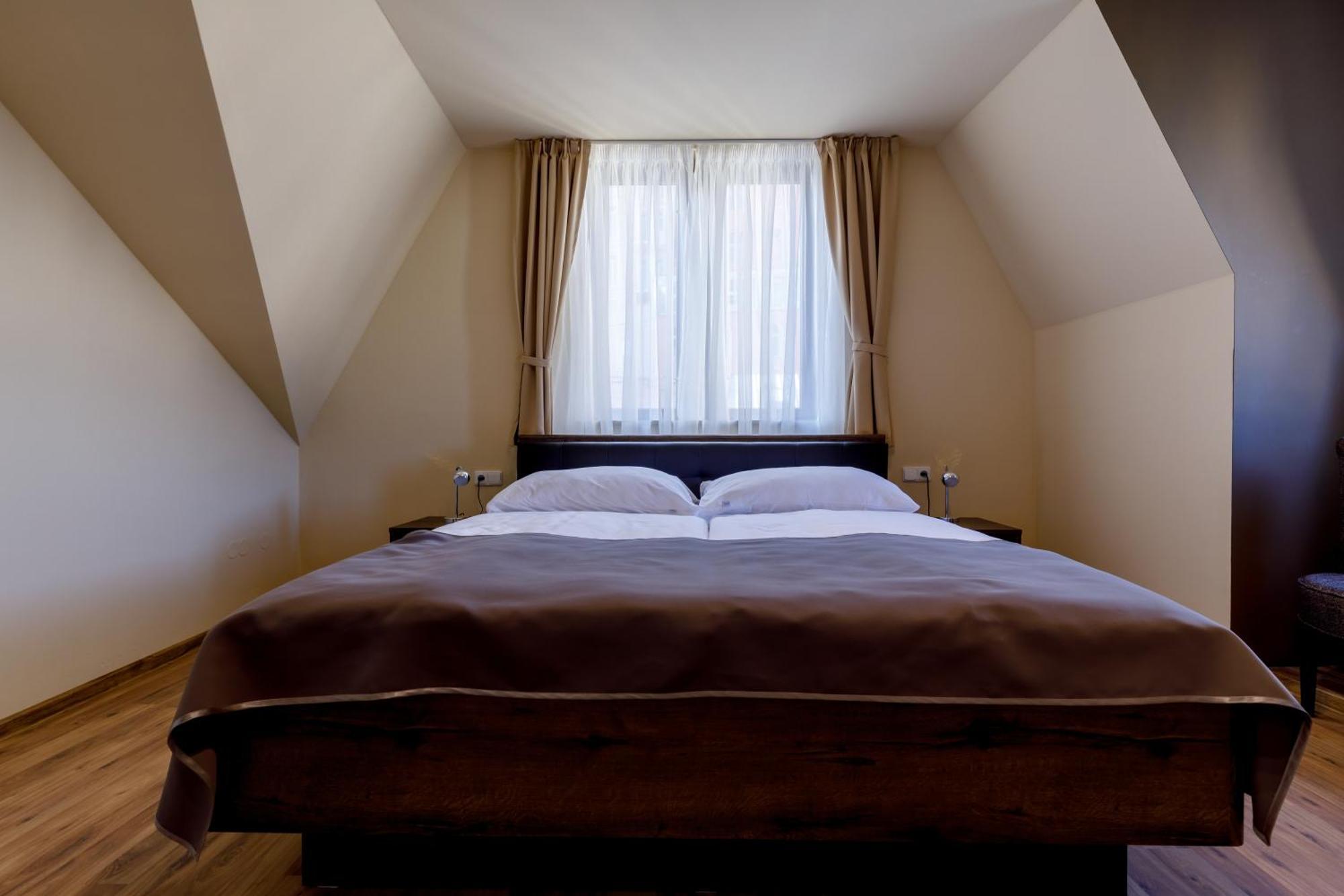 Apartments Menuet Karlovy Vary Bilik gambar