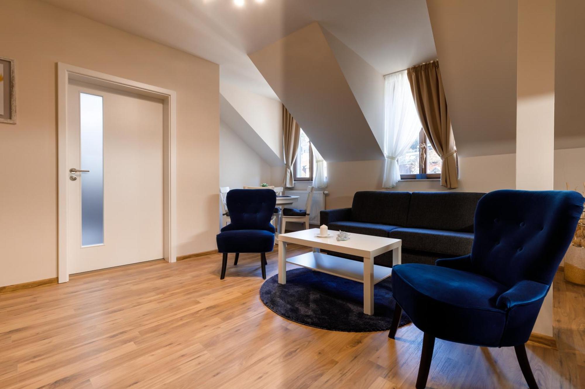 Apartments Menuet Karlovy Vary Bilik gambar