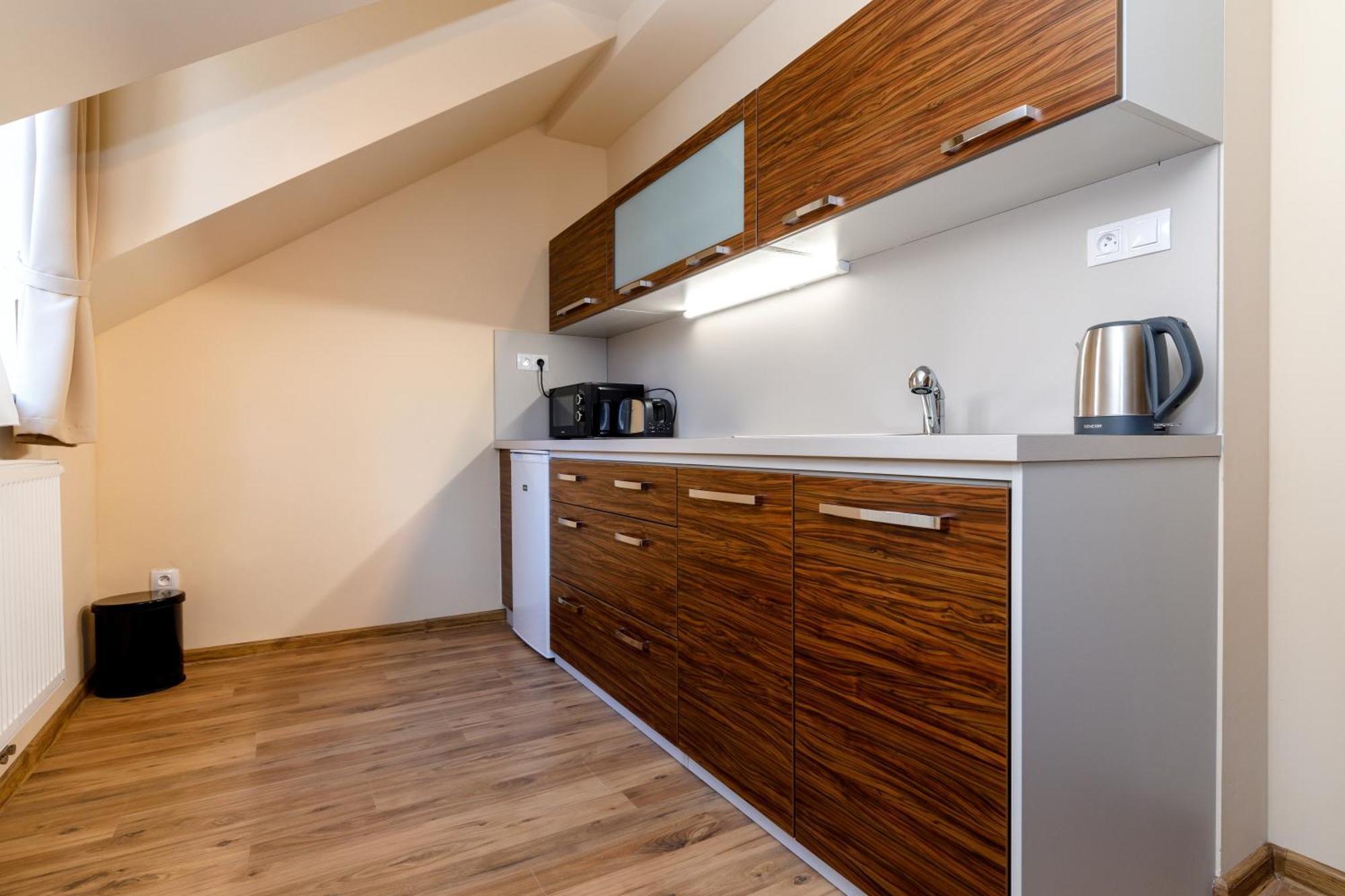 Apartments Menuet Karlovy Vary Bilik gambar
