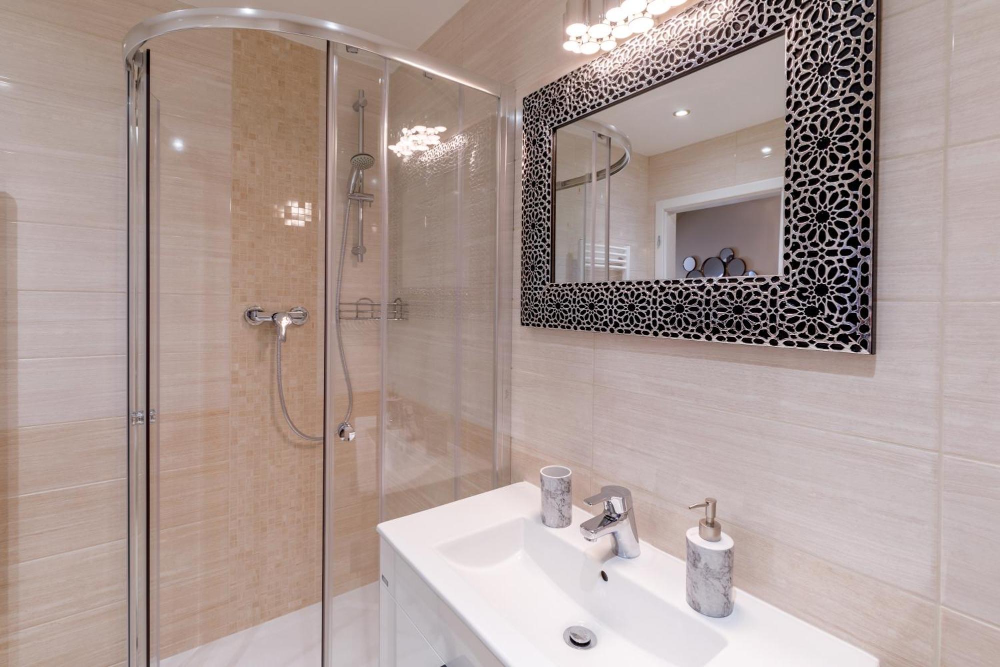 Apartments Menuet Karlovy Vary Bilik gambar