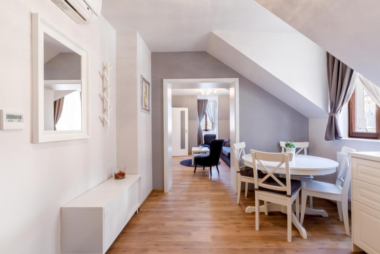 Apartments Menuet Karlovy Vary Bilik gambar