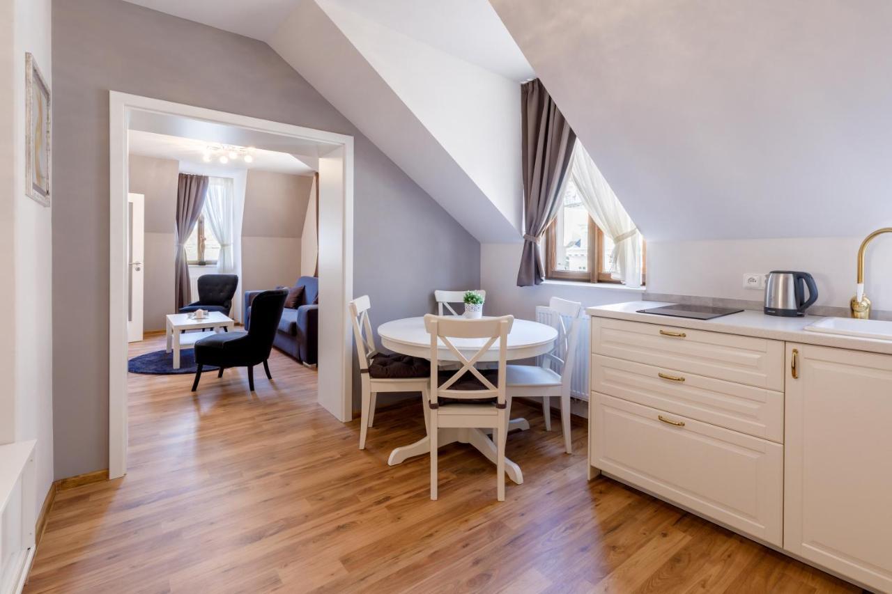 Apartments Menuet Karlovy Vary Bilik gambar